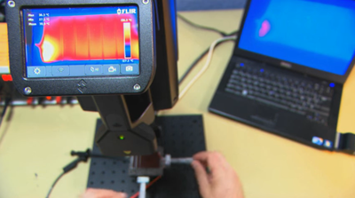 Zákaznické měření MWIR termokamerou pro vědu a výzkum